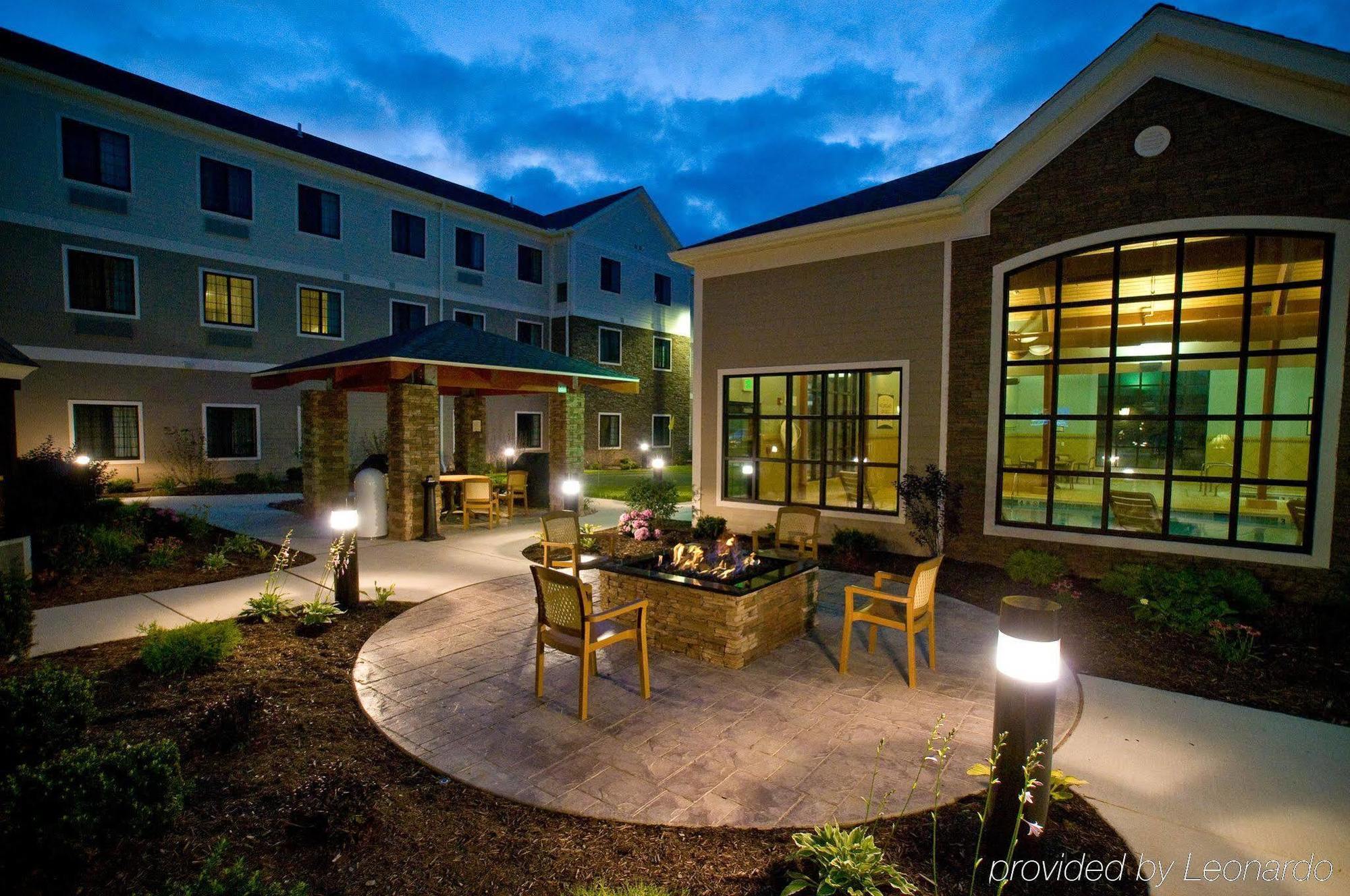 Hawthorn Suites By Wyndham Williamsville Buffalo Airport Экстерьер фото